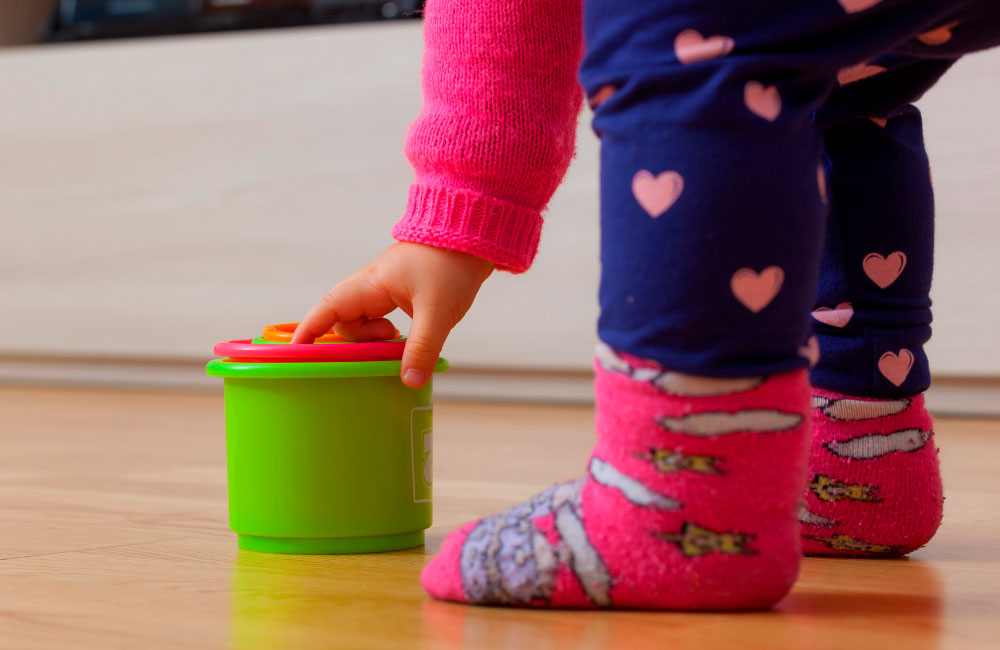 Cómo enseñar a un a recoger juguetes? - Brains Nursery School